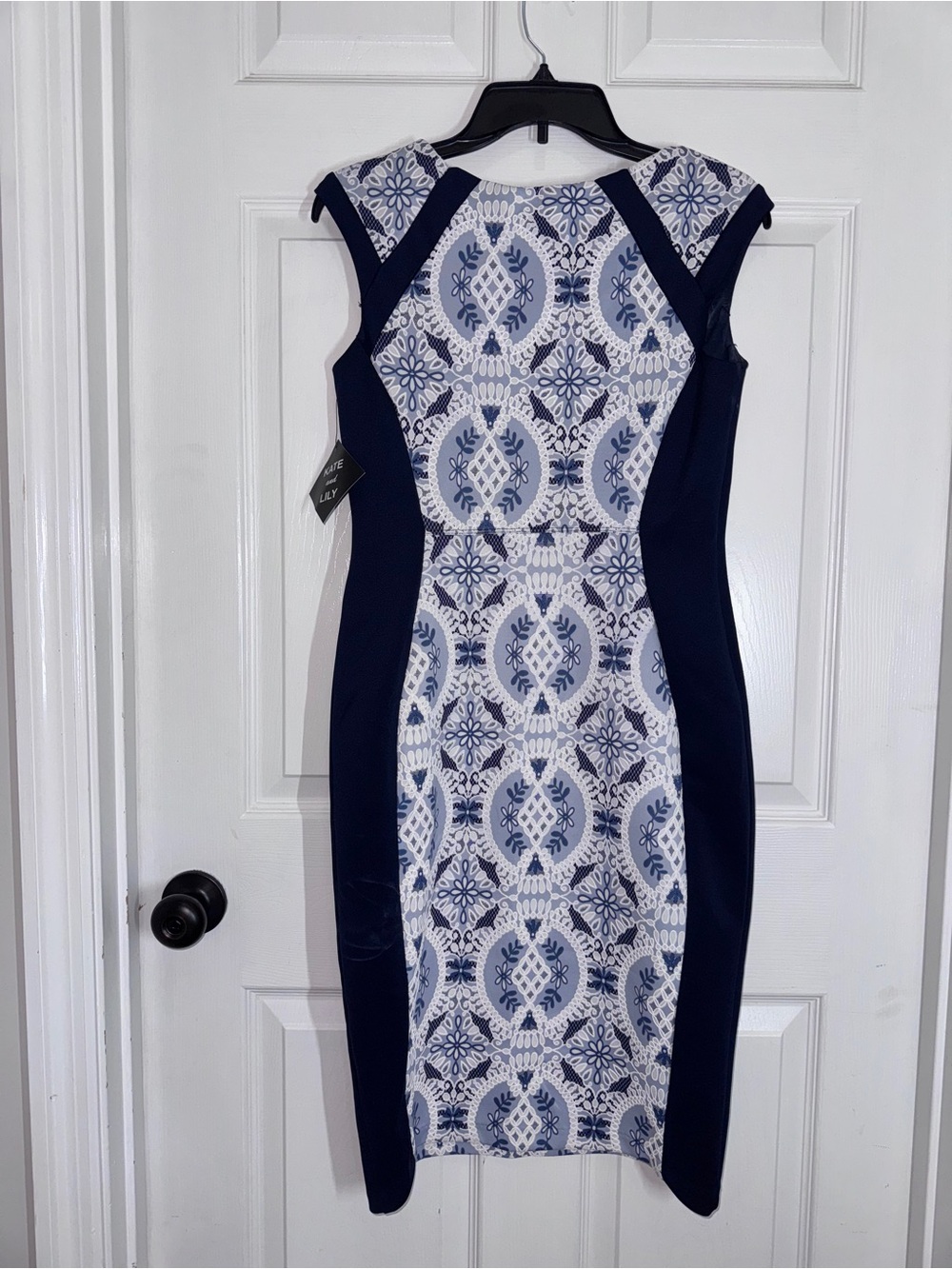 Kate and Lily Navy and Light Blue Patterned Cap-Sleeve Sheath Dress size 4 NWT - Picture 12 of 12